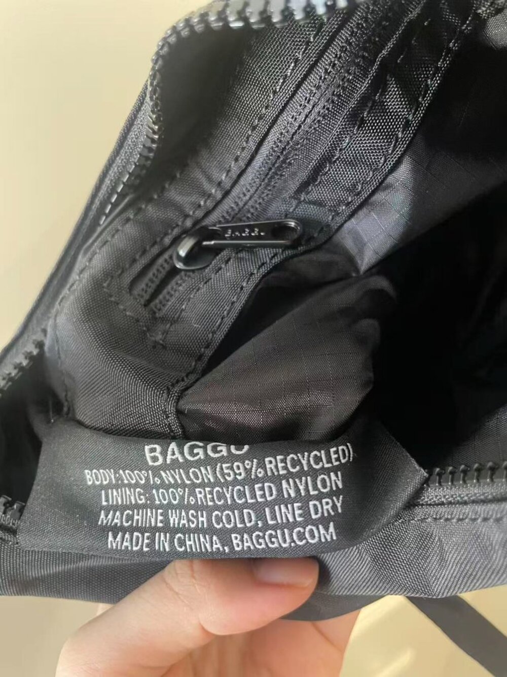 Baggu x Sandy Liang Black Nylon Bow Hobo Shoulder Bag 11.3x9.3x4.2in NWT - Picture 7 of 11